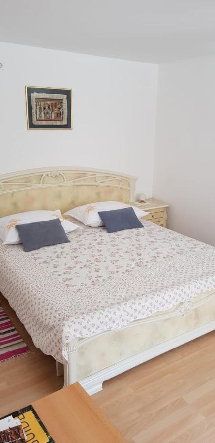 Apartment Danka Омиш Экстерьер фото